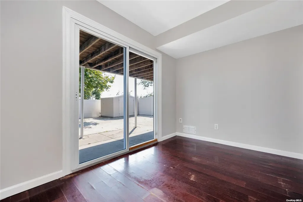 240-24 149th Avenue Rosedale NY 11422
