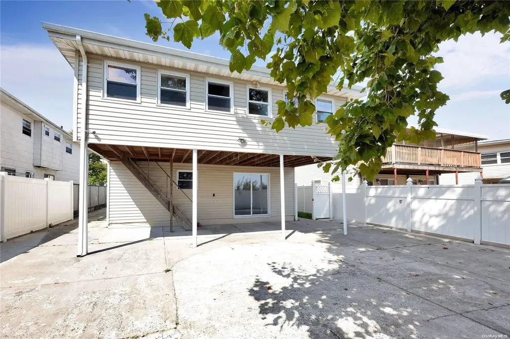 240-24 149th Avenue Rosedale NY 11422