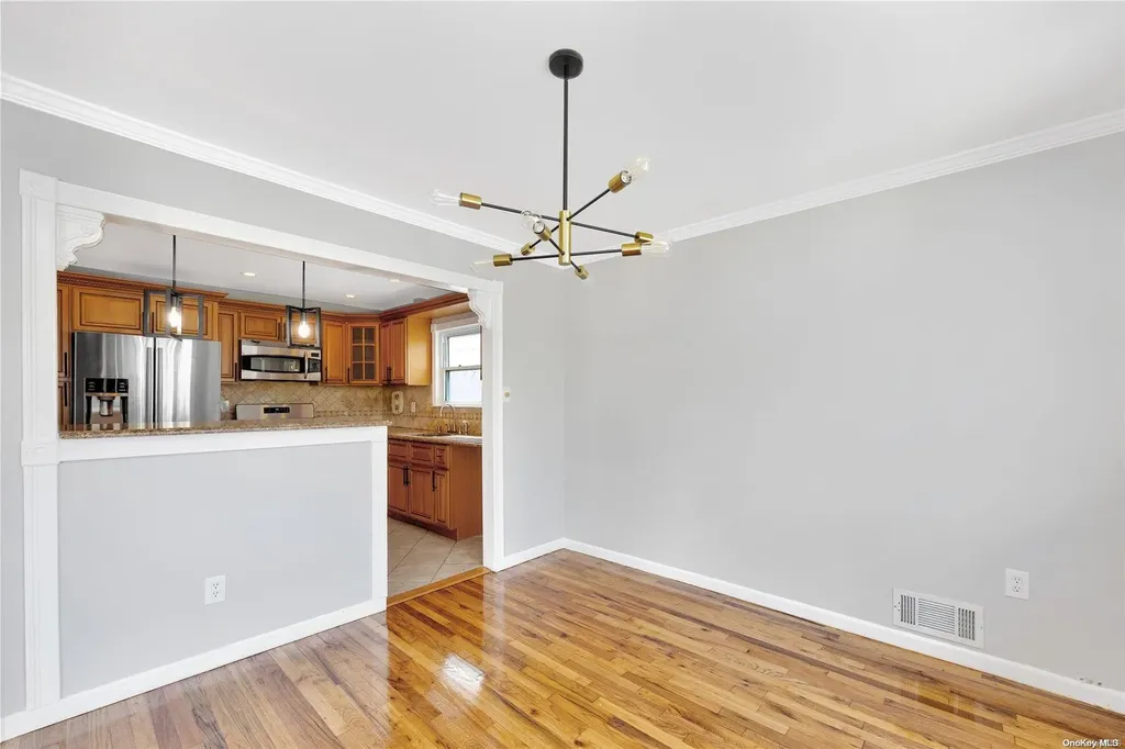 240-24 149th Avenue Rosedale NY 11422