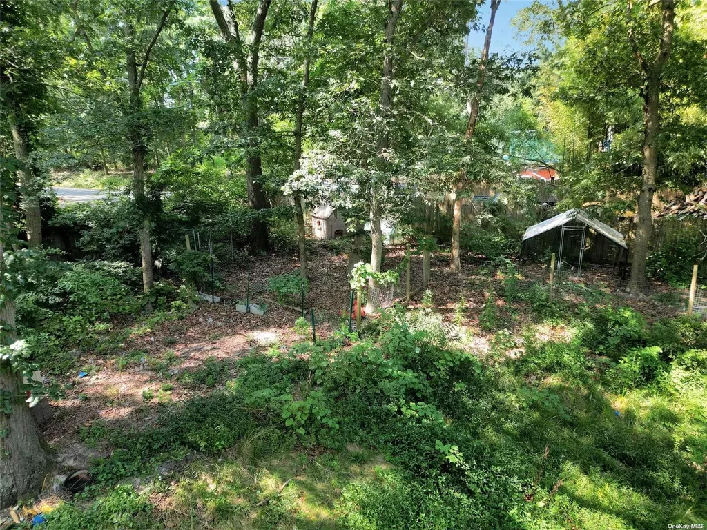 10 Eileen Court Coram NY 11727