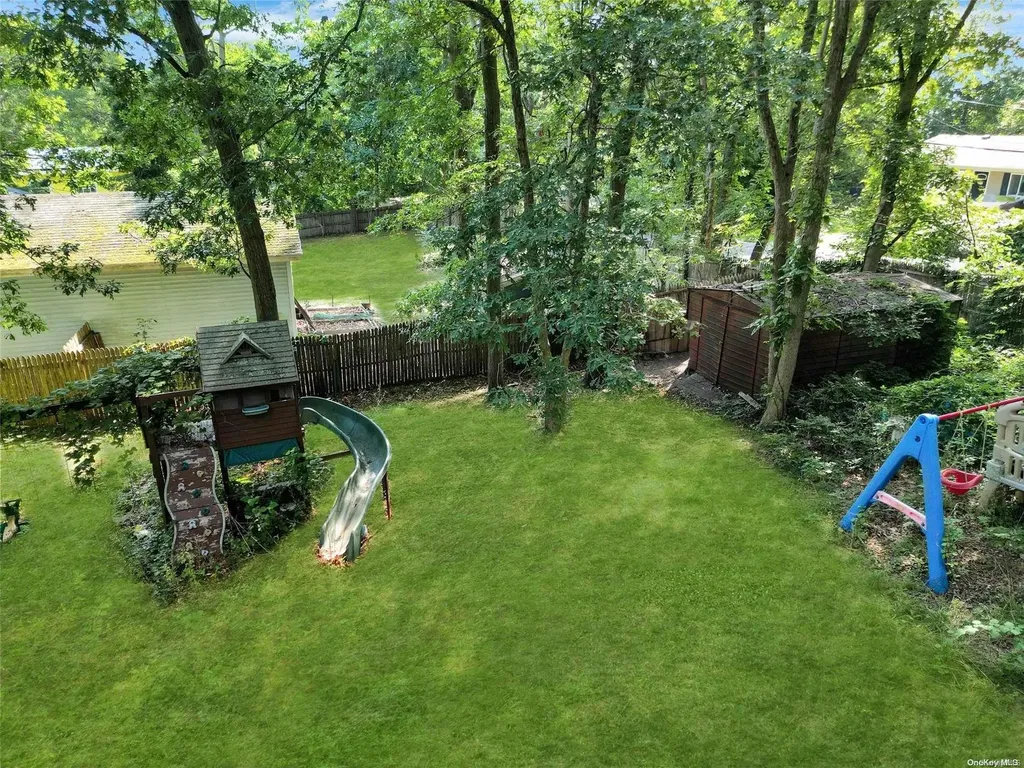 10 Eileen Court Coram NY 11727