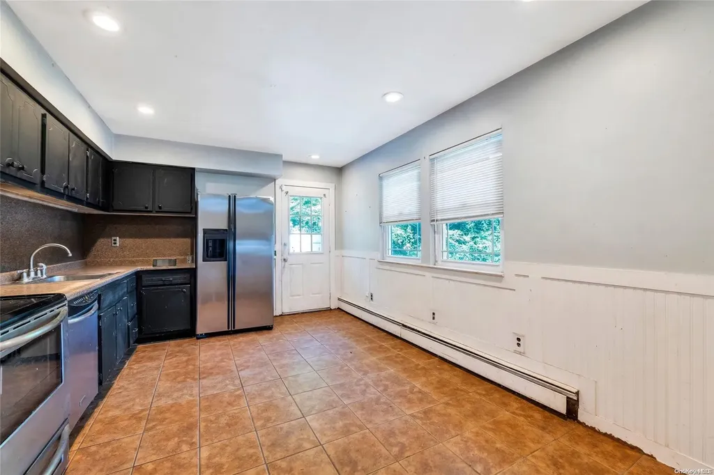 10 Eileen Court Coram NY 11727