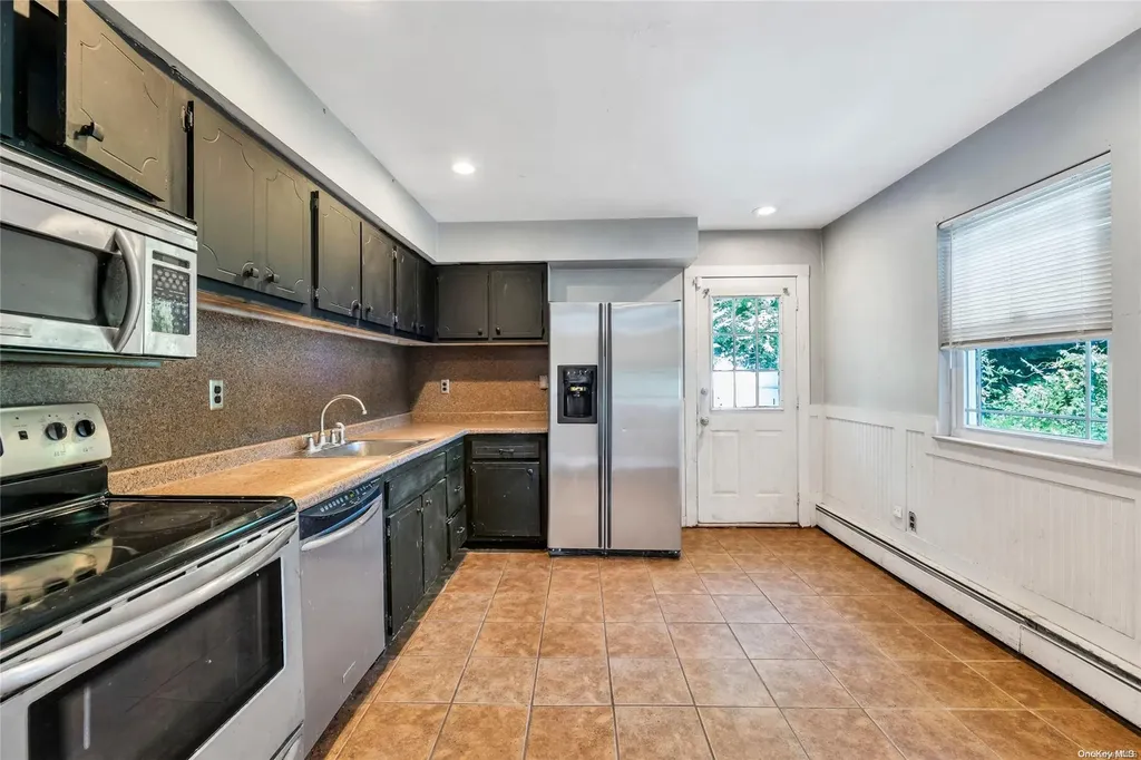 10 Eileen Court Coram NY 11727