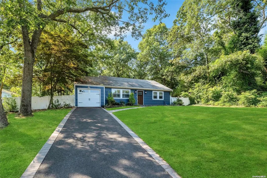 10 Eileen Court Coram NY 11727