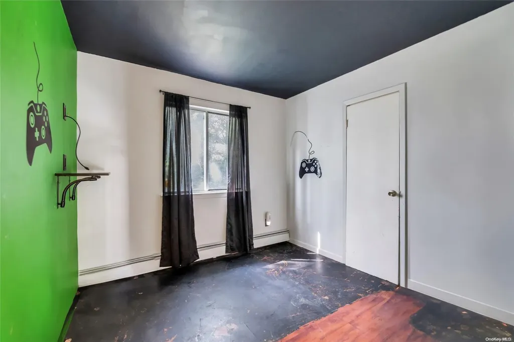 10 Eileen Court Coram NY 11727