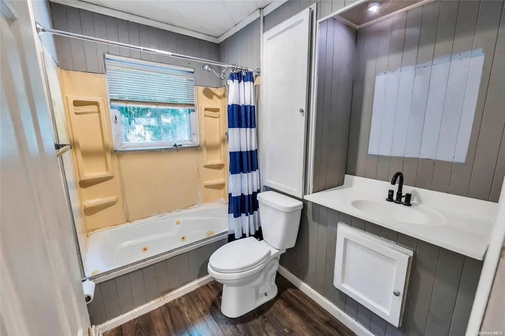 10 Eileen Court Coram NY 11727