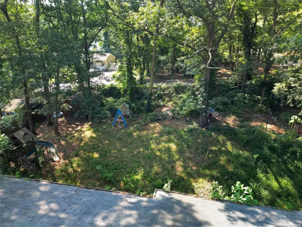 10 Eileen Court Coram NY 11727