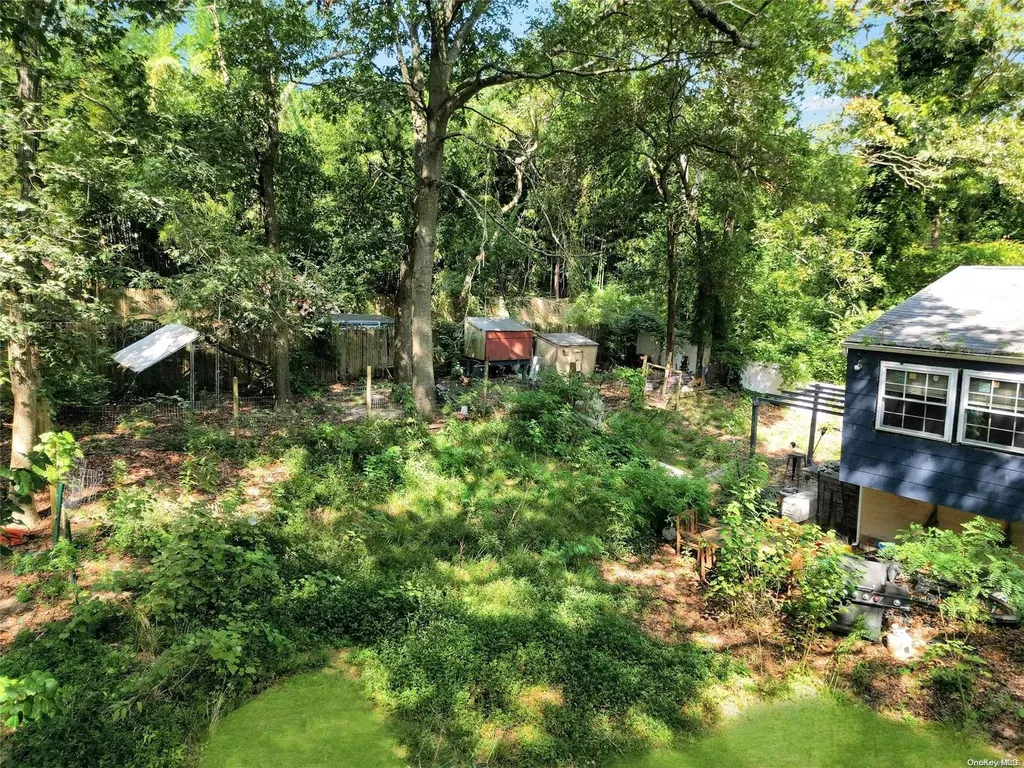 10 Eileen Court Coram NY 11727