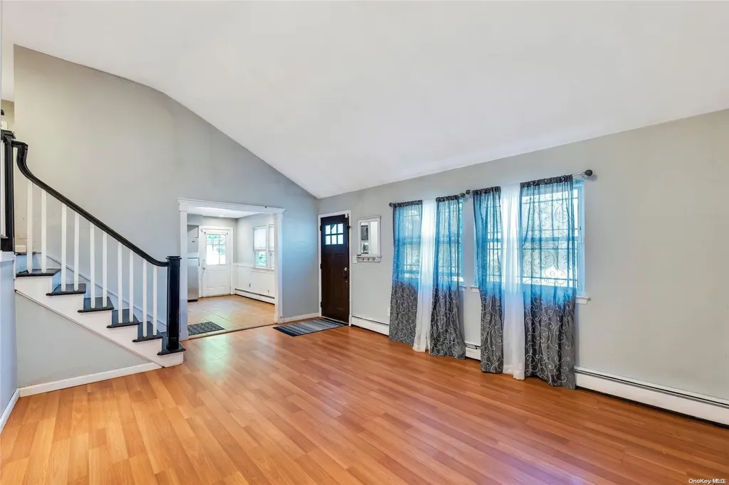 10 Eileen Court Coram NY 11727