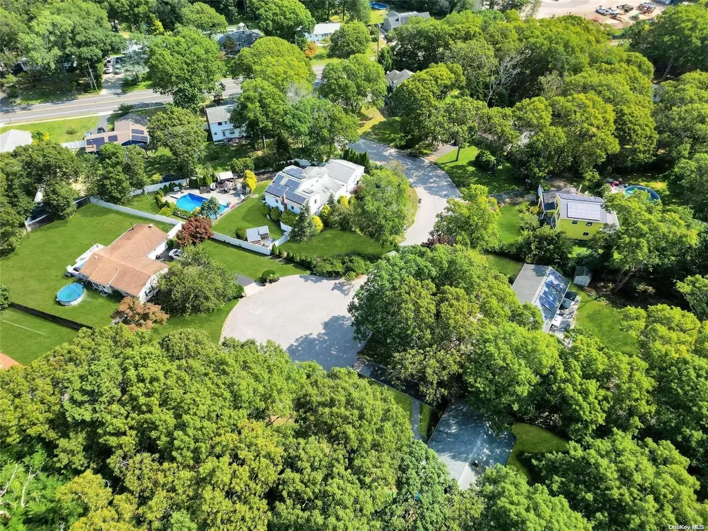 10 Eileen Court Coram NY 11727