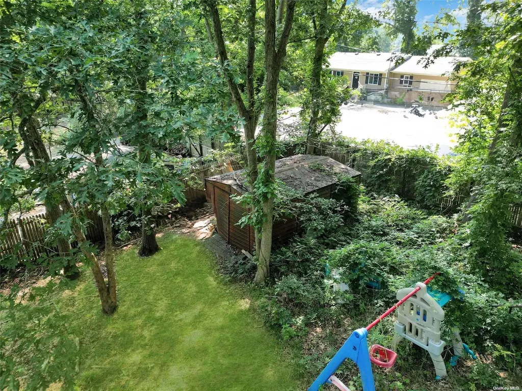10 Eileen Court Coram NY 11727