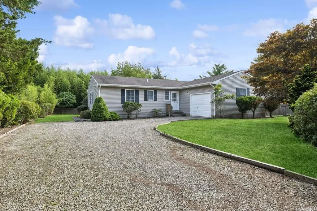 3 Starfish Lane Hampton Bays NY 11946