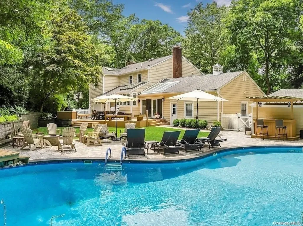 36 Pine Road Syosset NY 11791