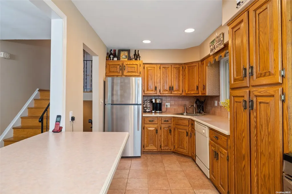 2181 Spruce Street Wantagh NY 11793