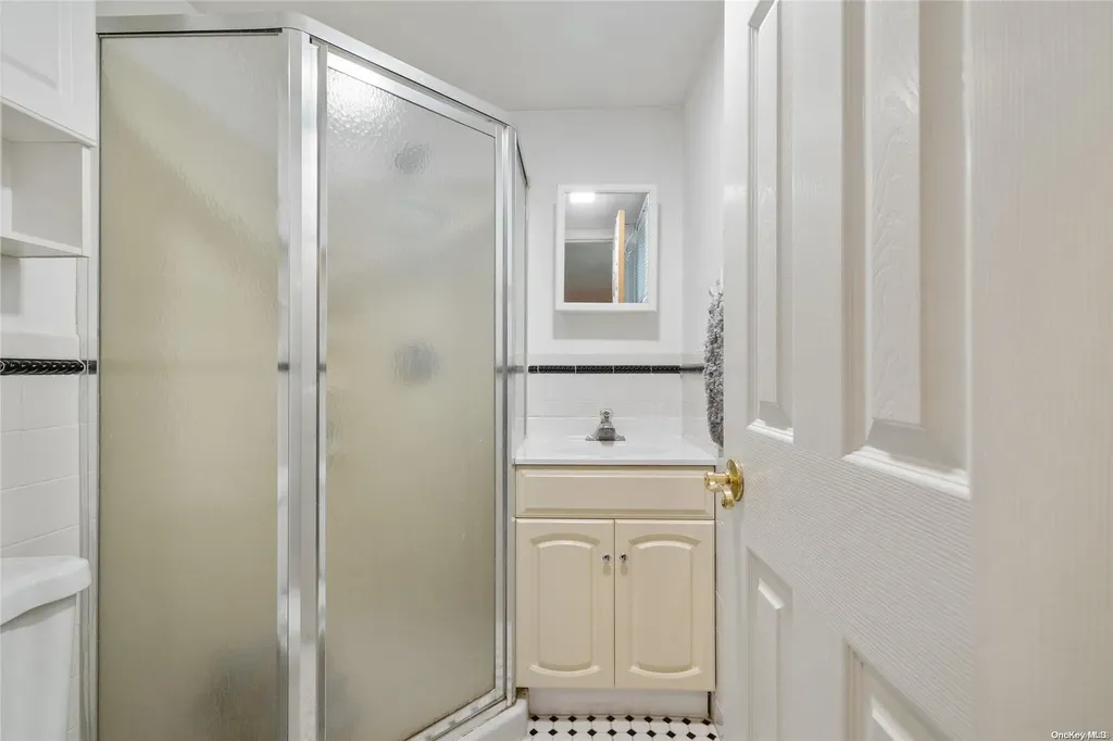 2181 Spruce Street Wantagh NY 11793