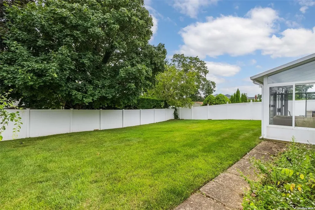 2181 Spruce Street Wantagh NY 11793