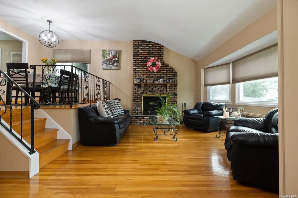 2181 Spruce Street Wantagh NY 11793