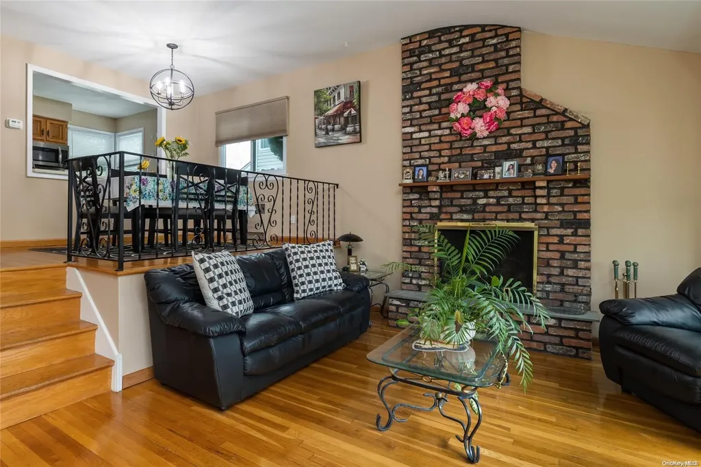2181 Spruce Street Wantagh NY 11793