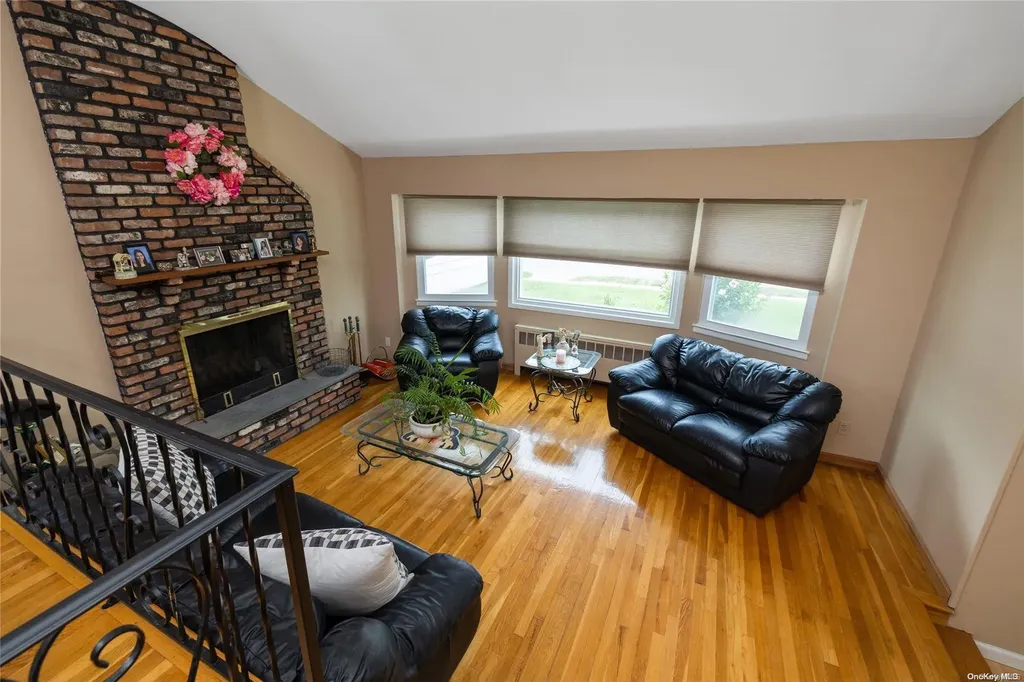 2181 Spruce Street Wantagh NY 11793