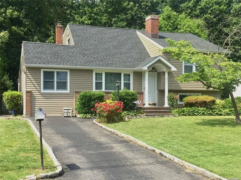 7 Skyview Place Melville NY 11747