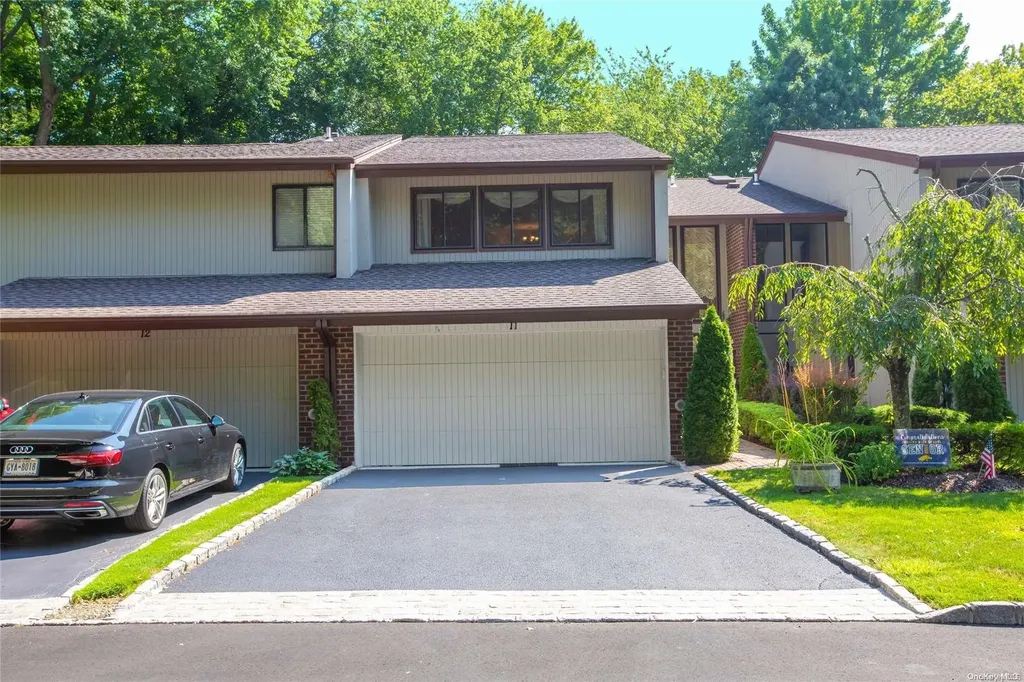 11 Pond View Jericho NY 11753