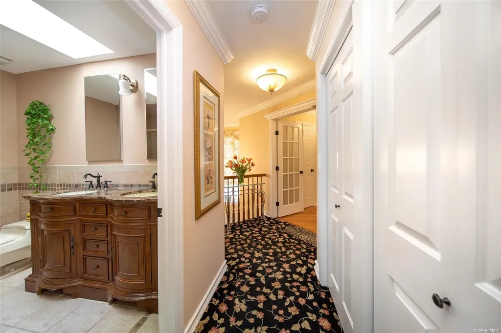 11 Pond View Jericho NY 11753