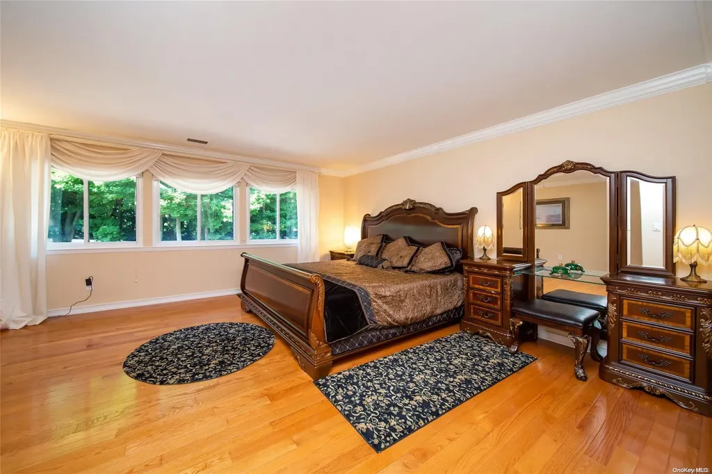 11 Pond View Jericho NY 11753