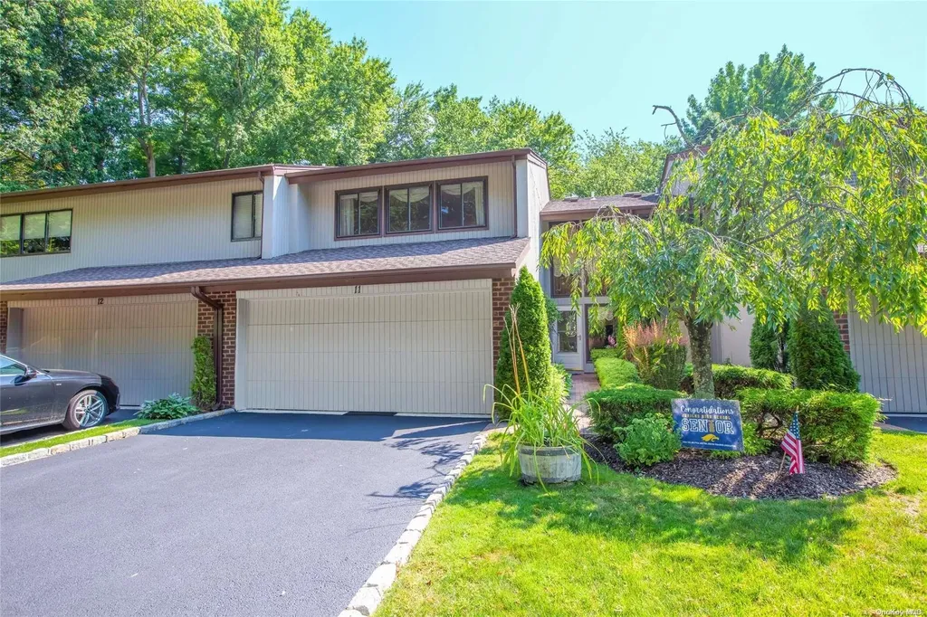 11 Pond View Jericho NY 11753