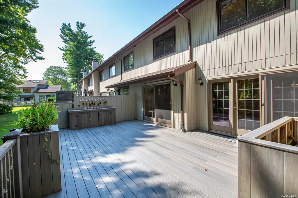 11 Pond View Jericho NY 11753