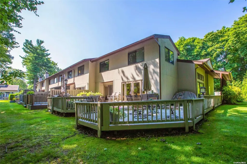 11 Pond View Jericho NY 11753