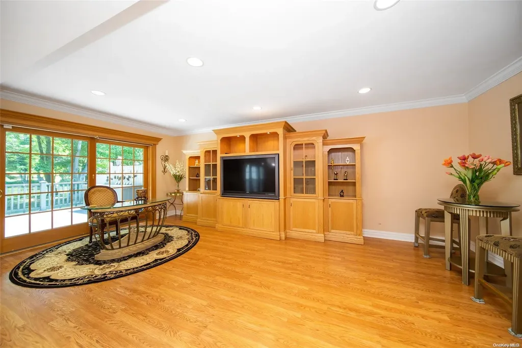 11 Pond View Jericho NY 11753