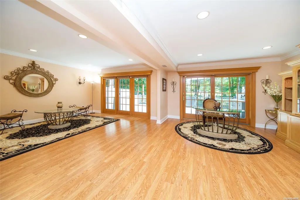 11 Pond View Jericho NY 11753