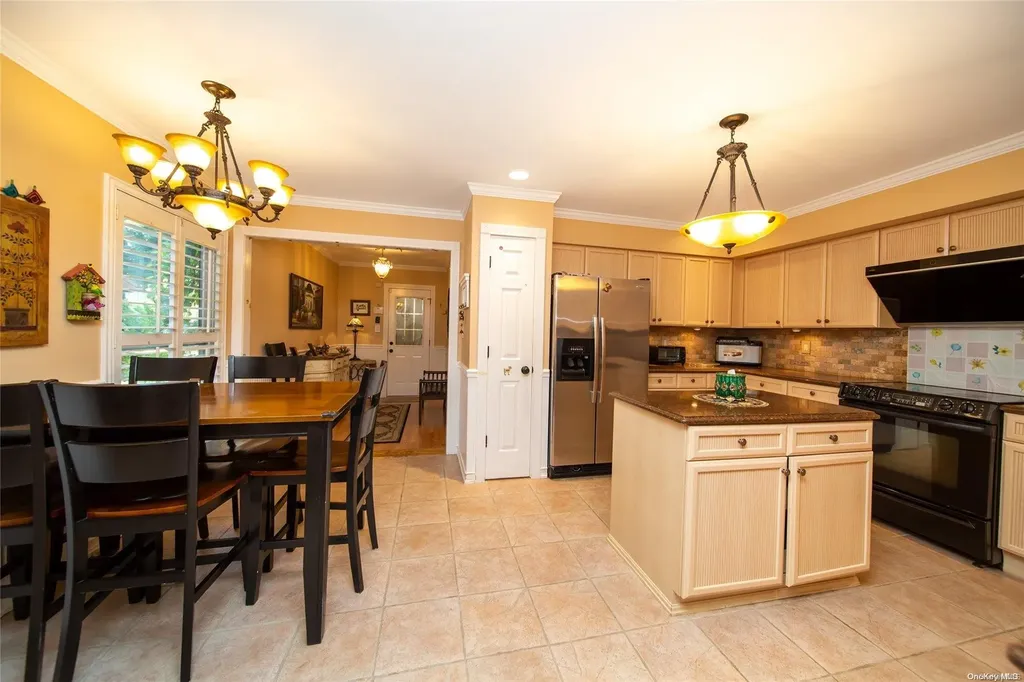 11 Pond View Jericho NY 11753