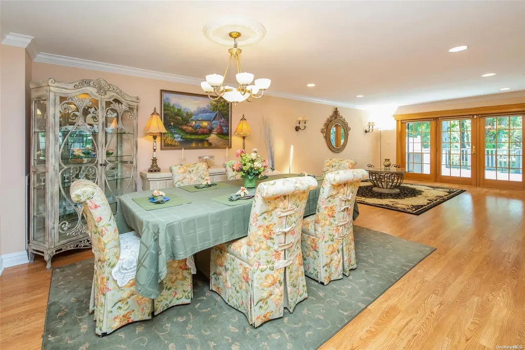 11 Pond View Jericho NY 11753