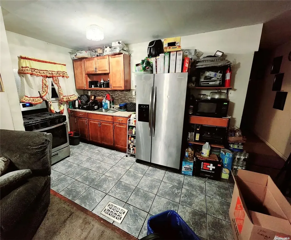 187-01 Ridgedale Street Springfield Gardens NY 11413