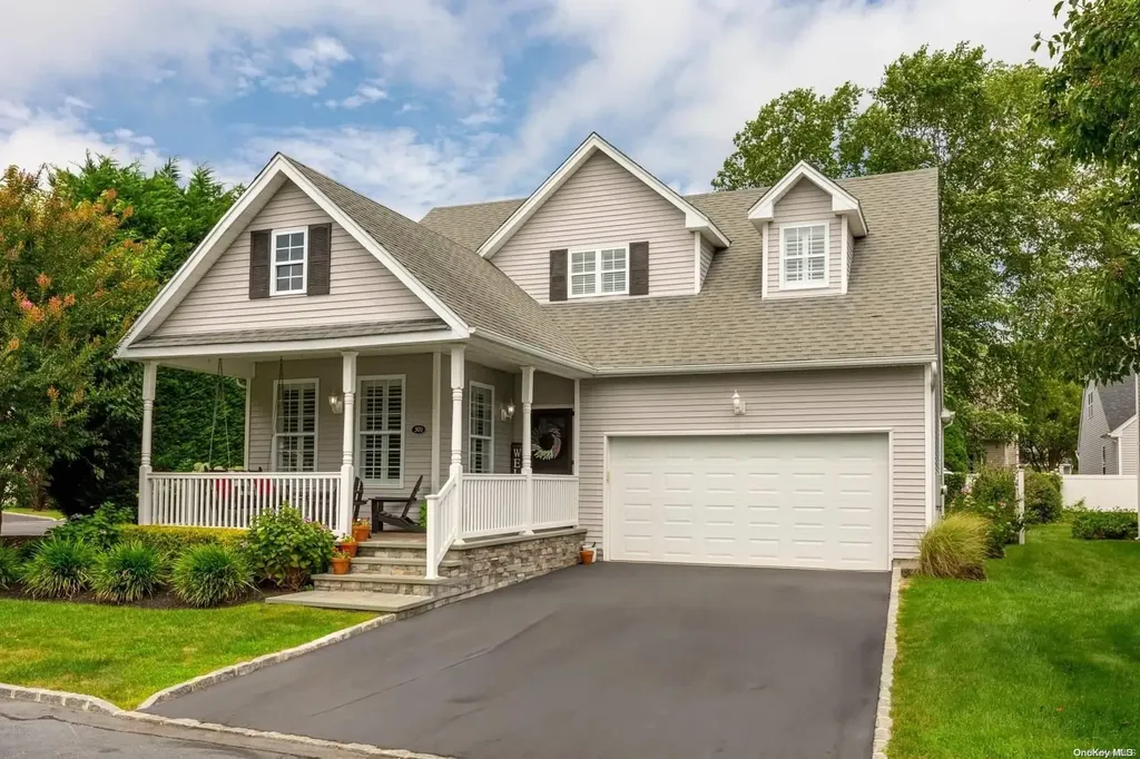 301 Center Oaks Trail Bay Shore NY 11706