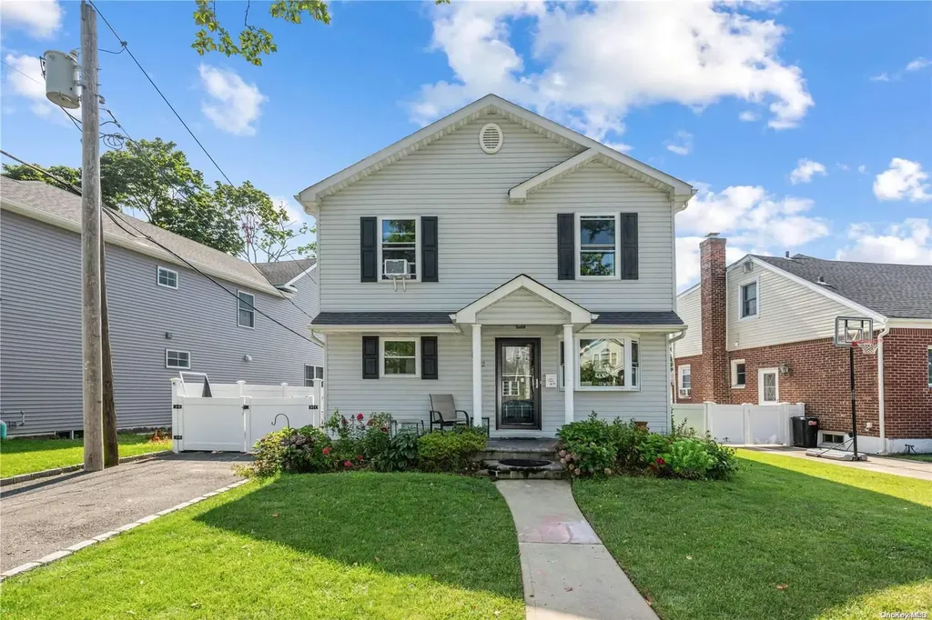 522 Beech Street New Hyde Park NY 11040