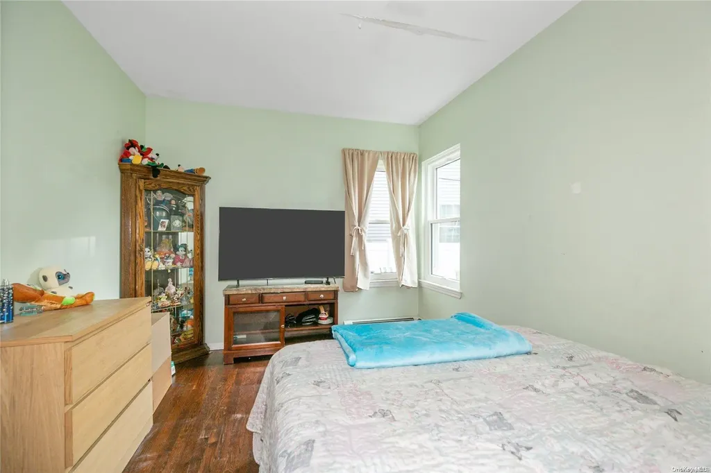 522 Beech Street New Hyde Park NY 11040