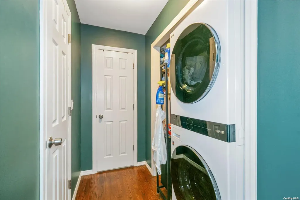 522 Beech Street New Hyde Park NY 11040