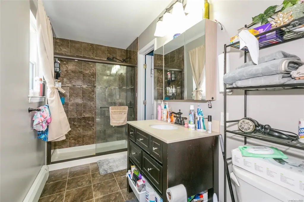 522 Beech Street New Hyde Park NY 11040