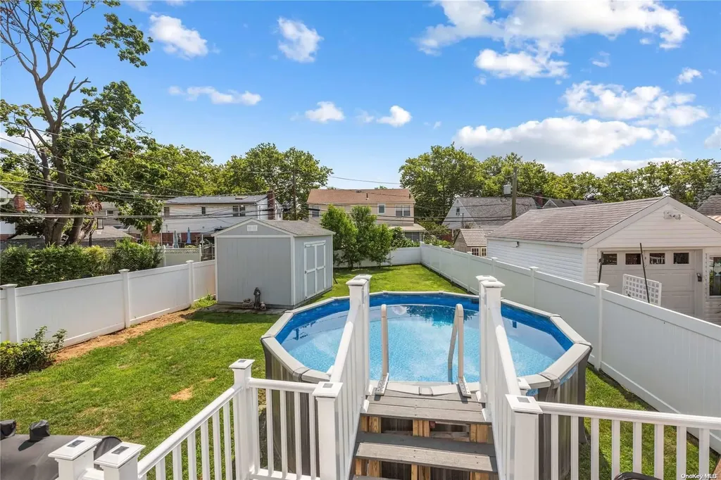 522 Beech Street New Hyde Park NY 11040