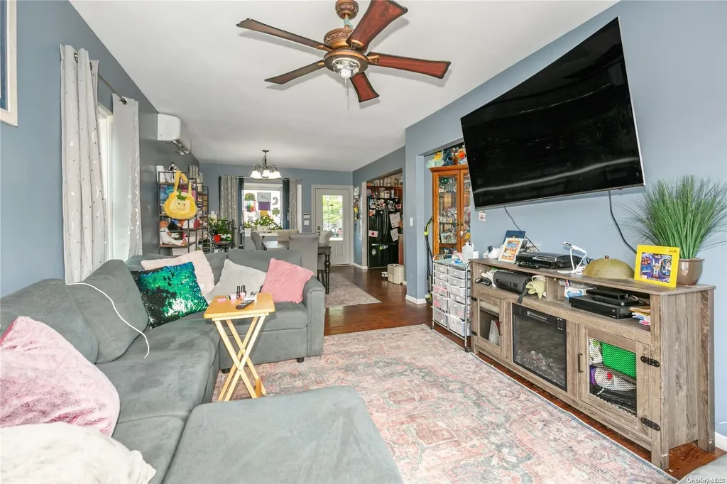 522 Beech Street New Hyde Park NY 11040