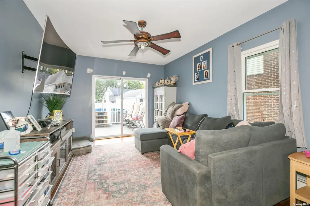 522 Beech Street New Hyde Park NY 11040