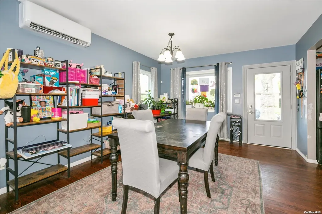 522 Beech Street New Hyde Park NY 11040