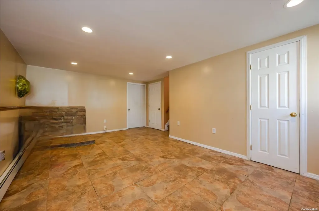 383 S Ocean Avenue Freeport NY 11520