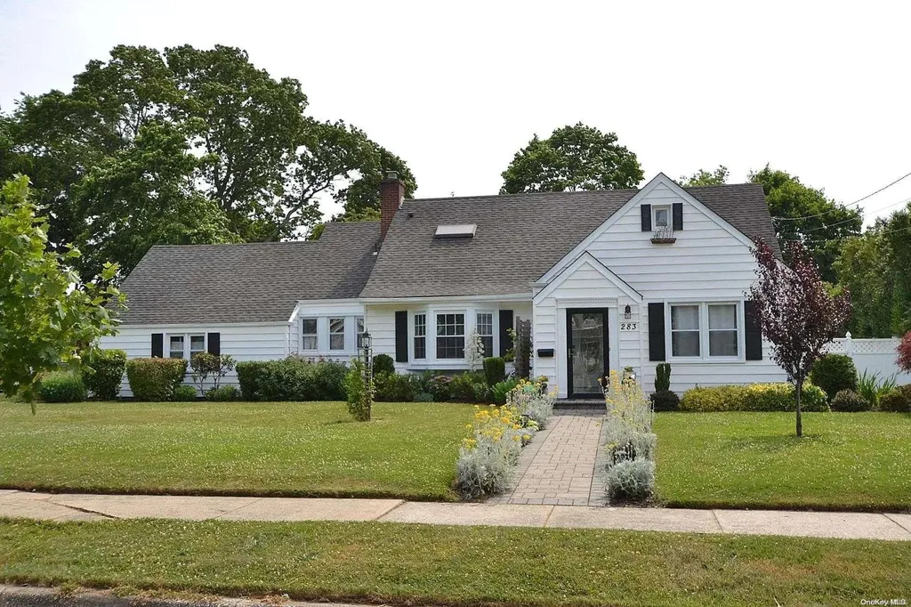 283 Maple Avenue Patchogue NY 11772