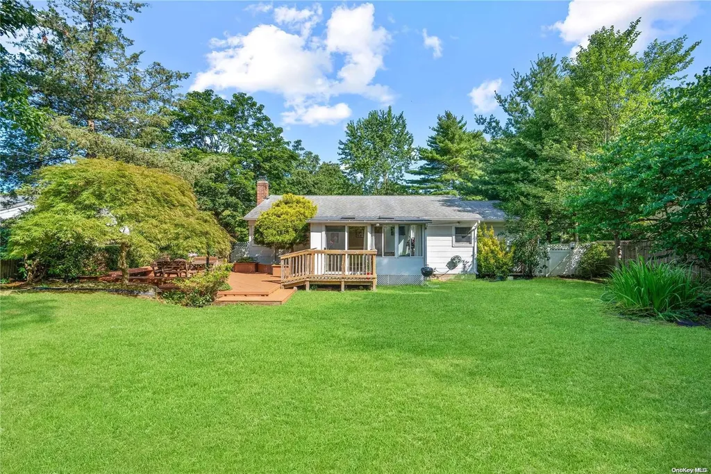 26 Genesee Drive Commack NY 11725