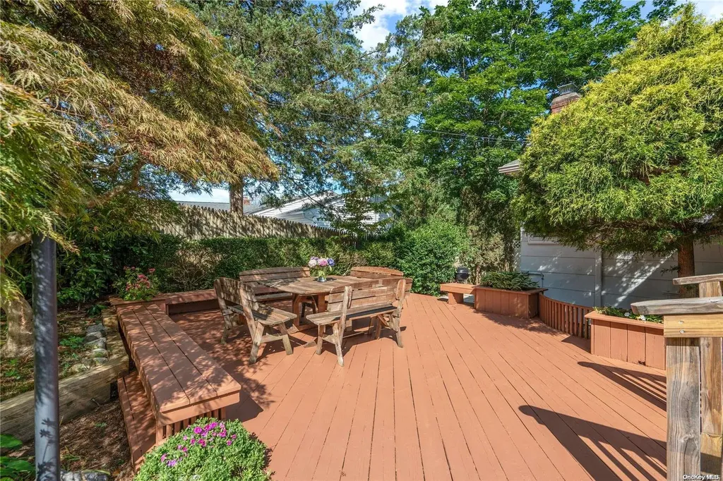 26 Genesee Drive Commack NY 11725