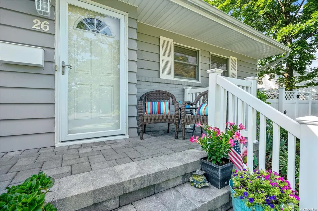 26 Genesee Drive Commack NY 11725