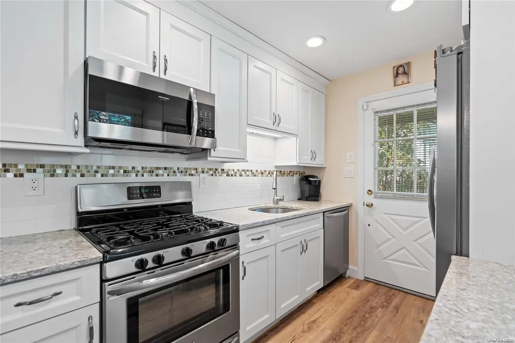 26 Genesee Drive Commack NY 11725